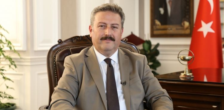BAŞKAN PALANCIOĞLU, KAYSERİLİ MİLLİ HALTERCİ MUAMMER ŞAHİN 'İ TEBRİK ETTİ