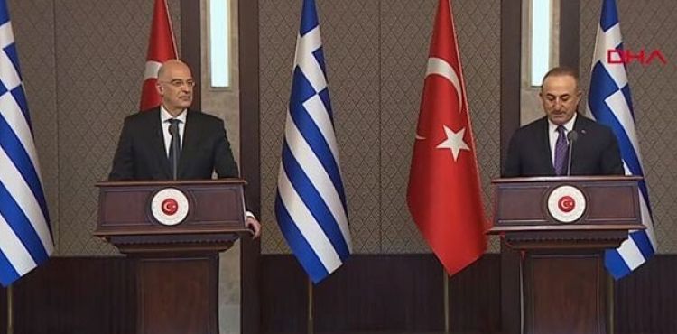 Yunanistan ile kritik görüşmede gergin anlar! Çavuşoğlu'ndan Dendias'a tepki