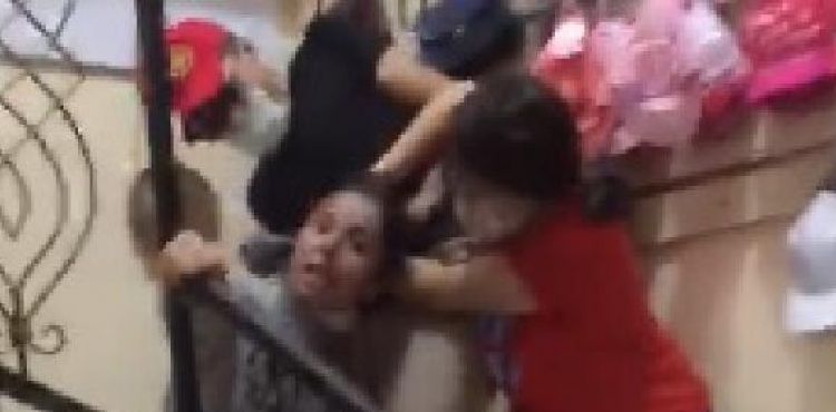 Eşini boğazından bıçaklayıp, kızını da yaralayan sanık, yeniden yargılanacak
