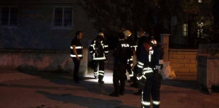 İftar vakti ocakta unutulan yemek yangına neden oldu