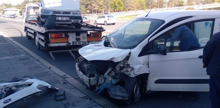 Kayseri'de trafik kazası 4 yaralı