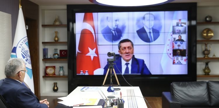 BÜYÜKKILIÇ, BAKAN SELÇUK’A EĞİTİM KONUSUNDAKİ GÖRÜŞLERİNİ AKTARDI