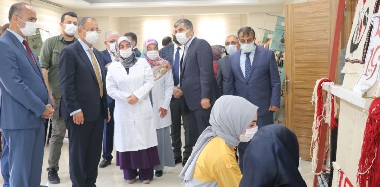 Özhaseki Muş’ta Konuştu: “Sol Belediyelerin Son Dönemlerde Bütün İşleri Algı Belediyeciliğidir”