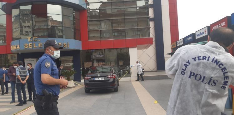 Yomra Belediye Başkanı Mustafa Bıyık'a silahlı saldırı