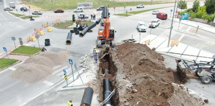 TALAS’TA YAĞMUR SUYU HATLARI GÜÇLENDİRİLİYOR
