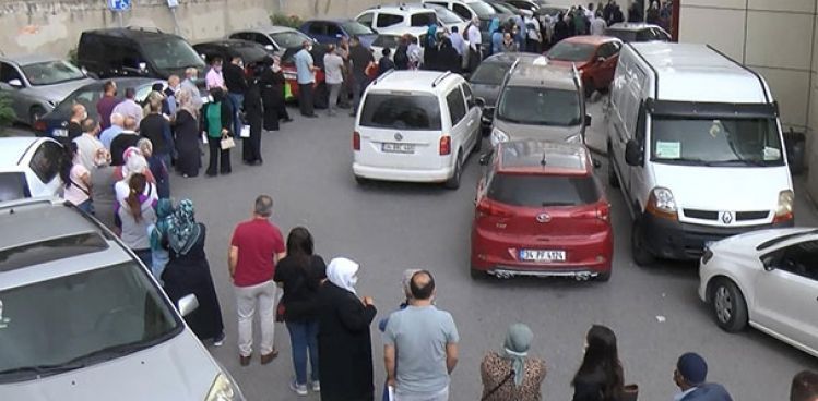 stanbul'da hastanelerde a kuyruu