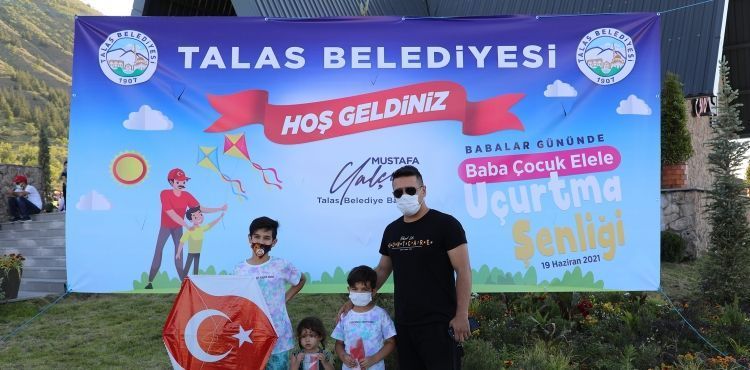 TALAS’TA BABALAR GÜNÜ UÇURTMA ŞENLİĞİ İLE KUTLANDI