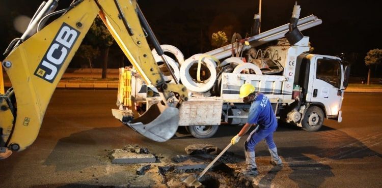 BÜYÜKŞEHİR VE KASKİ’DEN GECE MESAİSİ