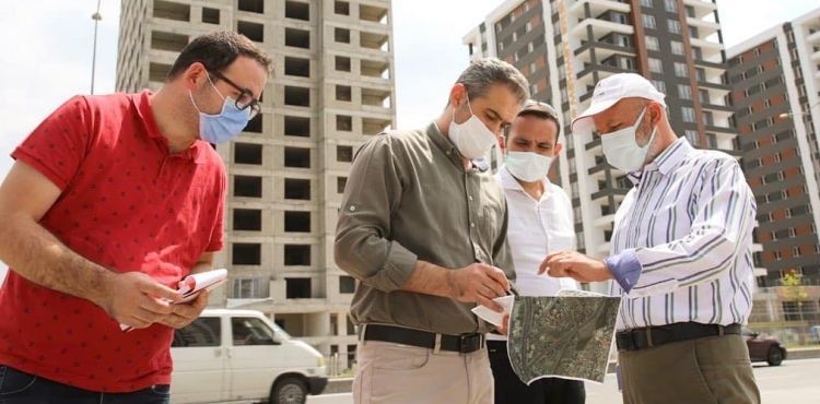 BAŞKAN ÇOLAKBAYRAKDAR, “DÖNÜŞÜMLE GÜZEL BİR MAHALLE DAHA GÜN YÜZÜNE ÇIKIYOR”