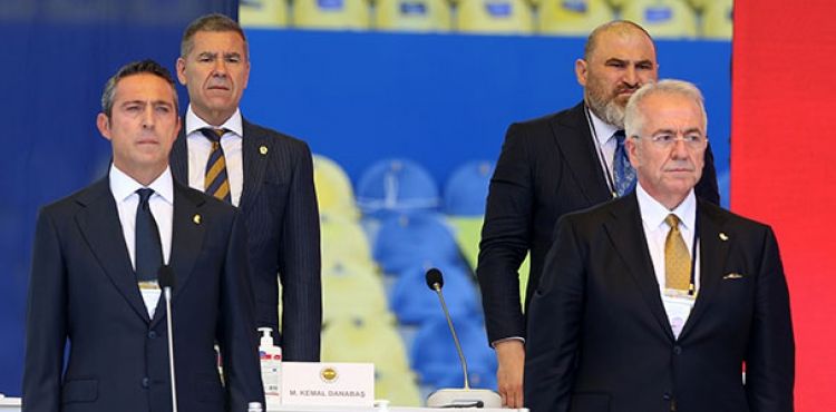 Fenerbahçe'de yönetim ve denetim kurulları ibra edildi