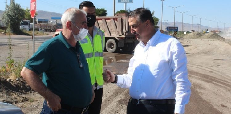 NİĞDE ARASI SICAK ASFALT YOL ÇALIŞMASINI YERİNDE İNCELEDİ
