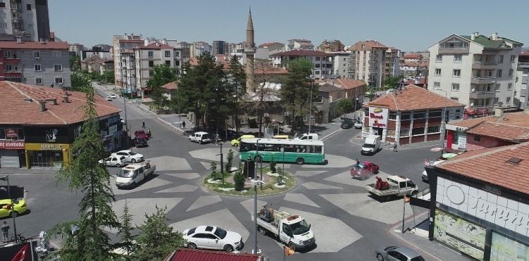 KOCASİNAN BELEDİYESİ, TÜM AÇIK ALANLARI İLAÇLIYOR