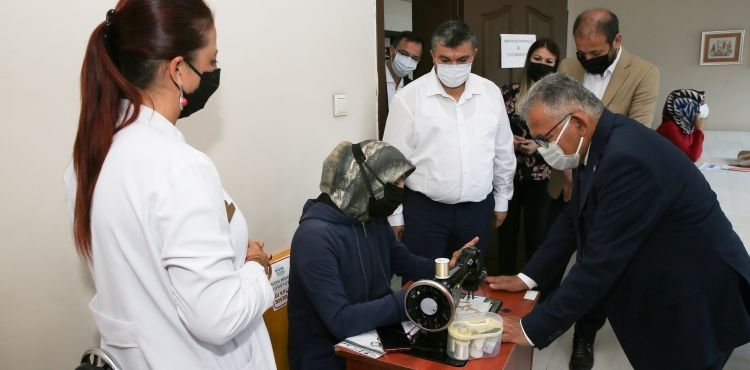 BAŞKAN BÜYÜKKILIÇ, İLK YÜZ YÜZE EĞİTİM GÜNÜNDE KURSİYERLERİ YALNIZ BIRAKMADI