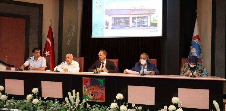 MELİKGAZİ, 2 ADET ECZANEYİ 10 YILLIĞINA KİRAYA VERDİ