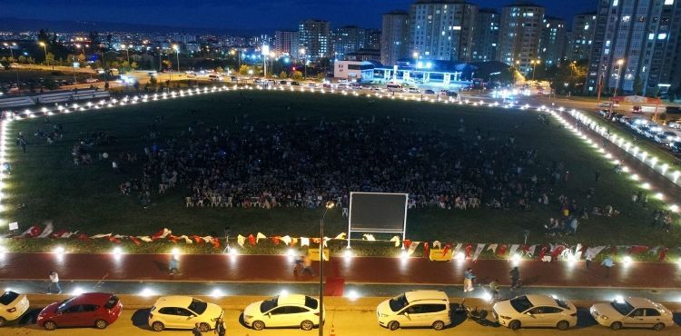 TALAS’TA AÇIK HAVA SİNEMASI KALDIĞI YERDEN!