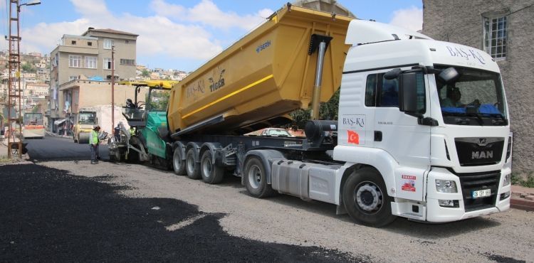 HİSARCIK CADDESİNDE ASFALT ÇALIŞMASI YAPILDI ÖZDOĞAN;”TÜM İŞLERİMİZ PLANLI ŞEKİLDE DEVAM EDİYOR”