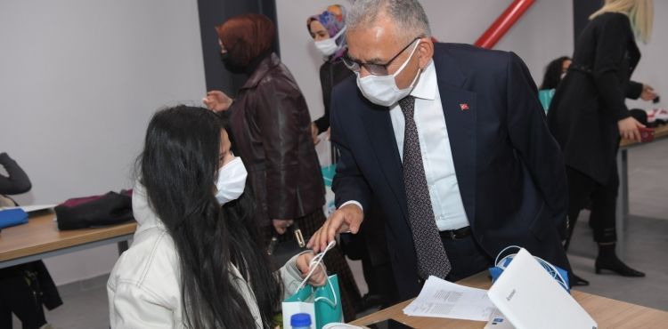 BÜYÜKŞEHİR TESİS VE KÜTÜPHANELERİNDE “BAYRAM” ÇALIŞMA SAATLERİ DÜZENLENDİ