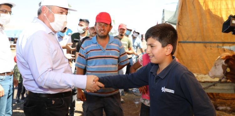 BAŞKAN PALANCIOĞLU, KURBAN PAZARINI GEZDİ, PAZARLIK YAPTI