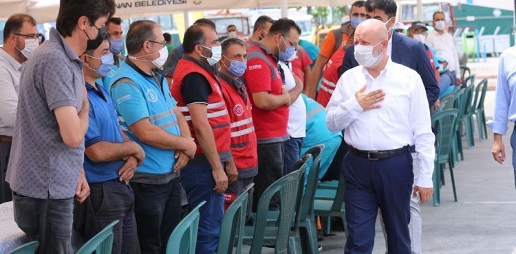 BAKAN OLAKBAYRAKDAR, EKBMZ RNEK LERE MZA ATIYOR