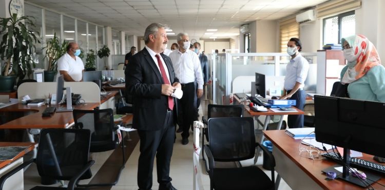 BAŞKAN PALANCIOĞLU, İLK MESAİ GÜNÜNDE PERSONELİ İLE BAYRAMLAŞTI