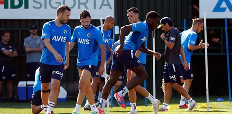 Fenerbahçe, yeni sezon hazırlıklarına devam etti