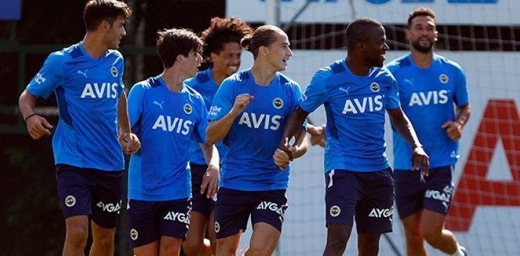 Fenerbahçe'de Zanka ve Samatta takımla çalıştı