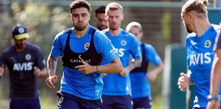 Fenerbahçe'de yeni sezon hazırlıkları sürüyor