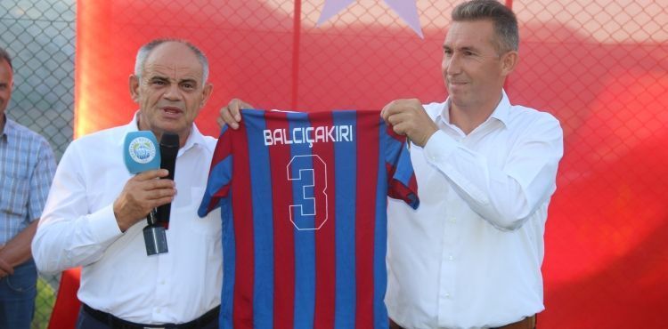 BALCIÇAKIRI HALI SAHASI HİZMETE AÇILDI