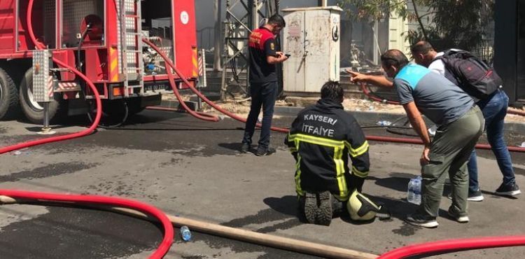 MUĞLA’DA ORMAN YANGININA GİTTİLER, YANGIN ÇIKAN 3 KATLI BİNAYI SÖNDÜRDÜLER