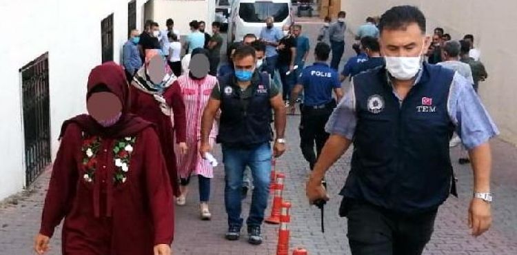 FETÖ’nün polis eşlerinden sorumlu 'mahrem imam'larına operasyon: 4 gözaltı