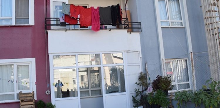 Balkondan girdiği evde eski eşini ve kayınvalidesini öldürdü