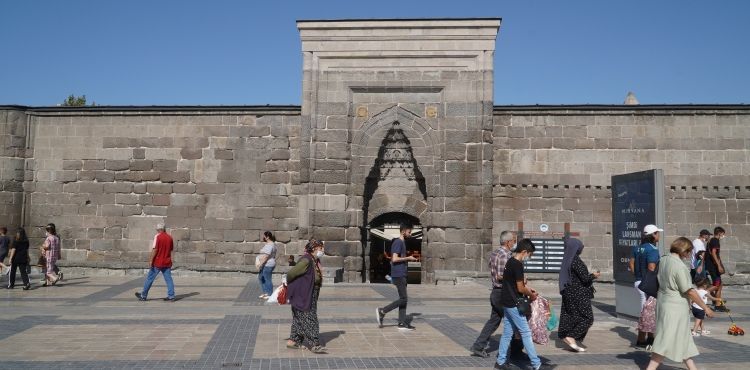 BÜYÜKŞEHİR’DEN KOCA MİMAR’IN ESERLERİNİN MİNYATÜR SERGİSİ
