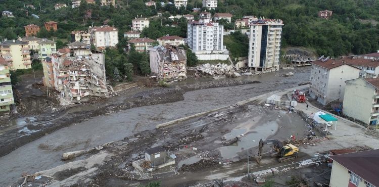 Kastamonu'da sel felaketinde can kaybı 40'a yükseldi