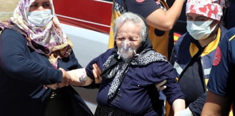 Balkondaki çakmak patladı; yangında 2 kişi dumandan etkilendi