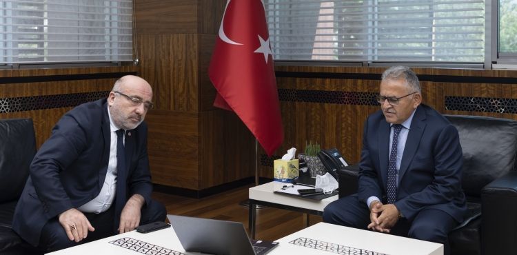 BÜYÜKKILIÇ’TAN ÜNİVERSİTE-SANAYİ İŞBİRLİĞİNE DESTEK