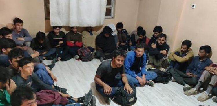 VAN'DA, 78 KAÇAK GÖÇMEN YAKALANDI