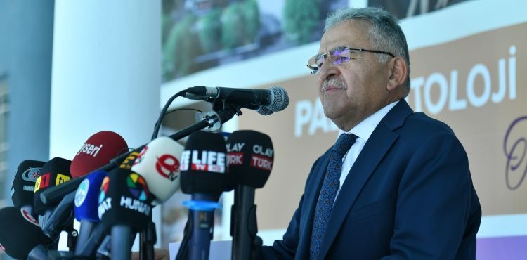 DÜNYADA EŞİ BENZERİ BULUNMAYAN PALEONTOLOJİ MÜZESİ İLE MİLLET KIRAATHANESİNİN TEMELİ ATILDI