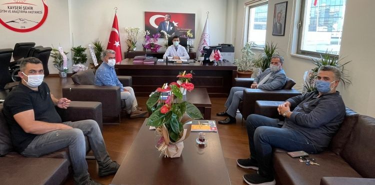 BAŞKAN ÖZDOĞAN’DAN ŞEHİR HASTANESİ BAŞHEKİMİ SİLAY’A HAYIRLI OLSUN ZİYARETİ