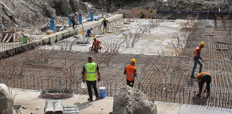 RİZE’DE TARİHİ DÖNÜŞÜM; YENİ YAPILAR KAZIKLARLA SABİTLENECEK