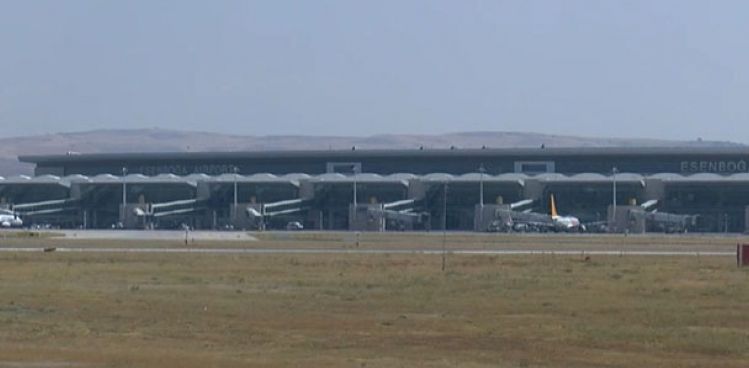 AFGANİSTAN'DA GÖREV YAPAN TÜRK ASKERİNİ TAŞIYAN 2'NCİ UÇAK ANKARA'DA
