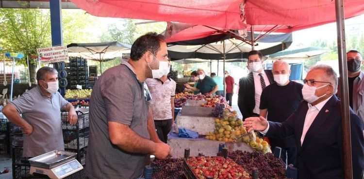 BÜYÜKKILIÇ, ESNAF VE VATANDAŞLA BULUŞTU, AŞIYI HATIRLATTI