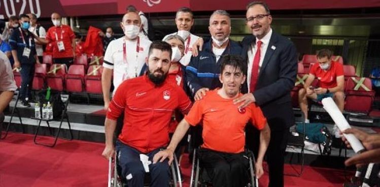 ABDULLAH ÖZTÜRK ALTIN MADALYA KAZANDI