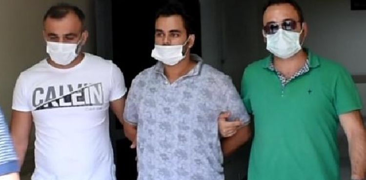 Komşusunu, oğlu top oynarken otomobiline zarar verdiği için öldürmüş