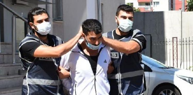 14 yıl hapisle aranan hükümlü, kanepe arkasında yakalandı