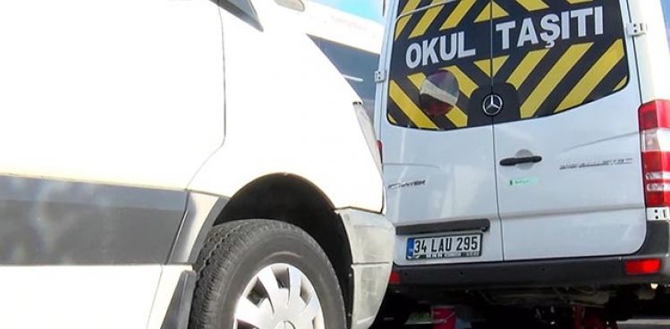 İSTANBUL'DA 10 BİN OKUL SERVİSİ YOLA ÇIKMADI