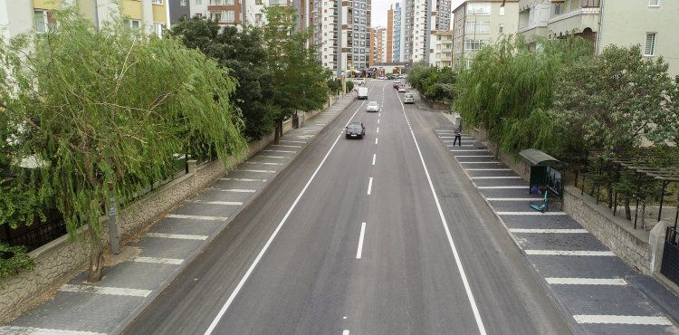 YENİLENEN ÇİMENLİ CADDESİ FARK KATTI