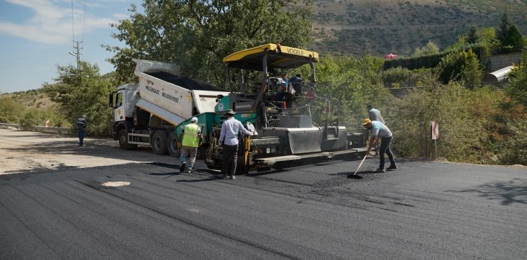 MELİKGAZİ’DE ASFALT ÇALIŞMALARI DEVAM EDİYOR