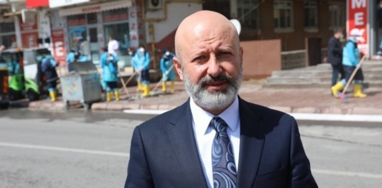 KOCASİNAN, TOPLADIĞI ÇÖPLERİ EKONOMİYE KAZANDIRIYOR
