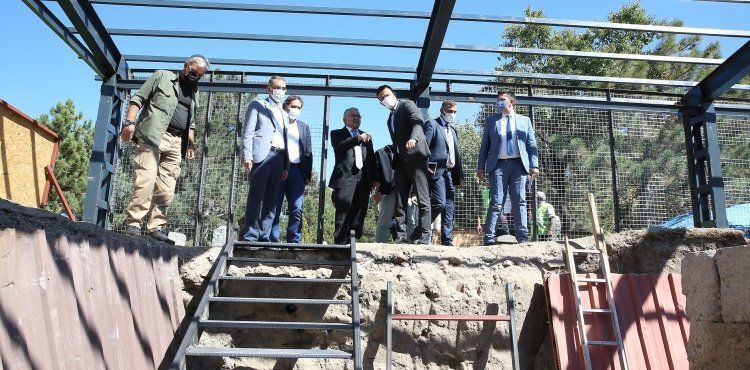 BÜYÜKŞEHİR, SELÇUKLU ESERİ TÜRBEYİ 40 GÜNDE GÜN YÜZÜNE ÇIKARDI