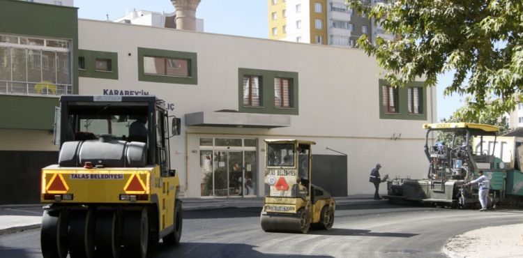 TALAS’TA ASFALT ÇALIŞMALARI HIZ KESMİYOR